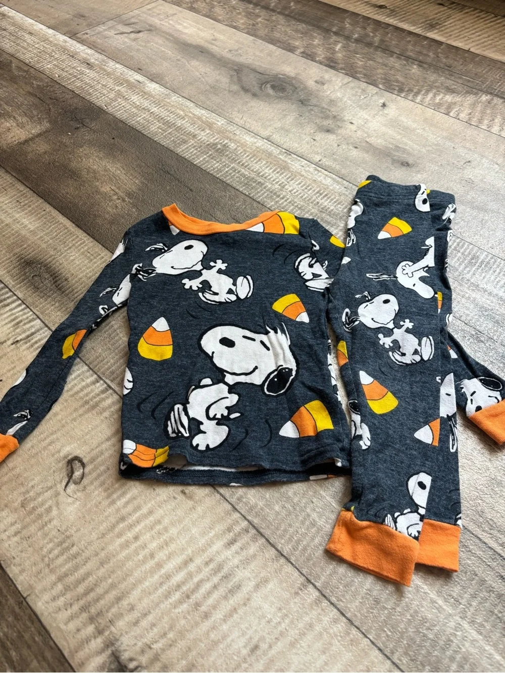Kids Charcoal Snoopy Candy Corn Pajama Set - Orange Trim